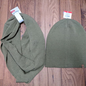 NWT 2pcs set of Scarf and Beanie Unisex - Olive